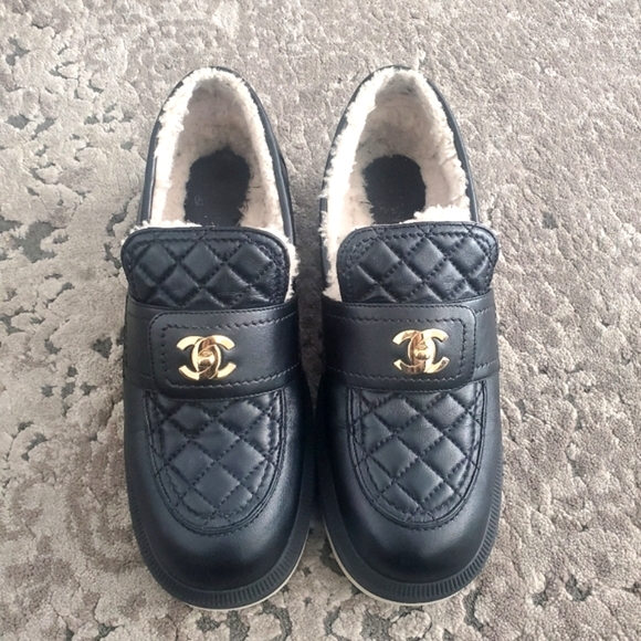 Chanel Lambskin Shearling Lined Quilted CC Turnlock Loafers 37.5 - Picture 5 of 14